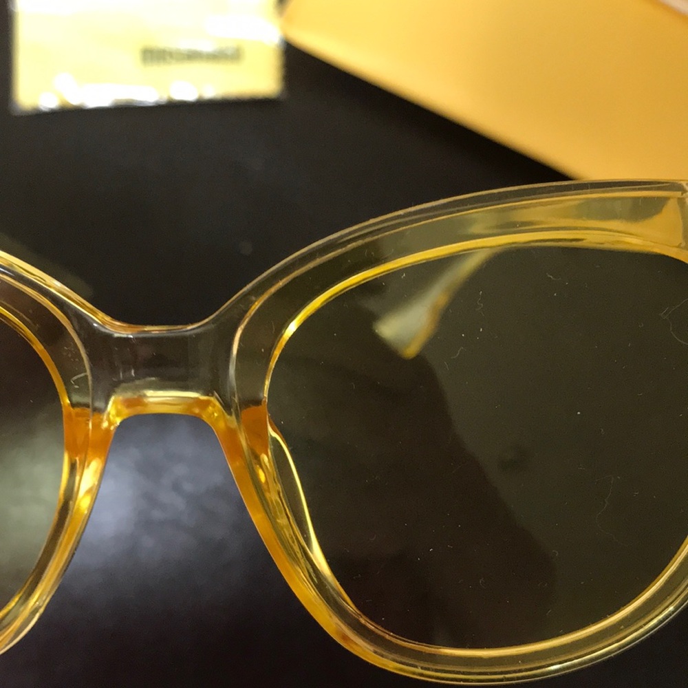 glasses - Picture 3 of 3